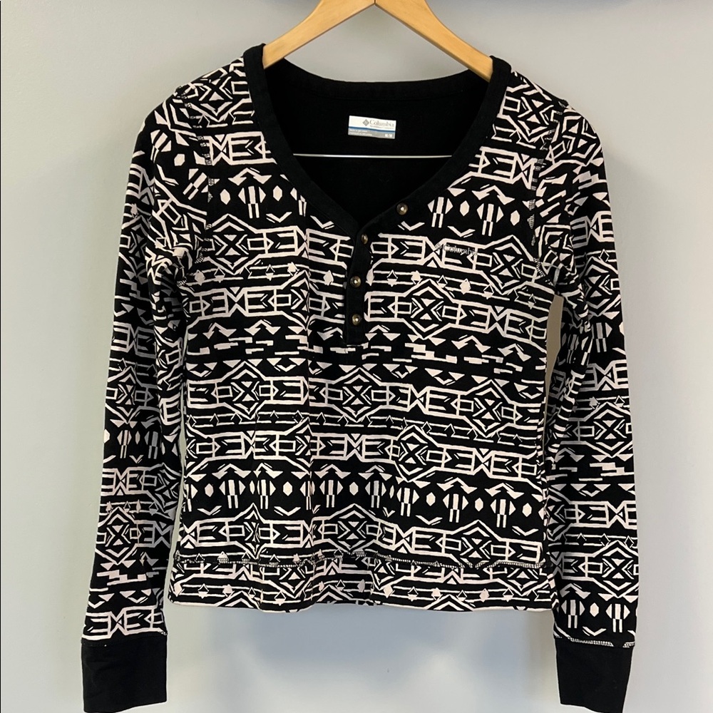 Columbia Black and White Geometric Long Sleeve Cropped Top Sz M